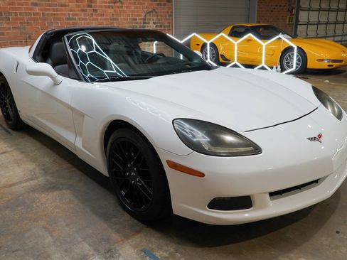 Used 2007 Chevrolet Corvette Coupe w/ Preferred Equipment Group RWD image 42