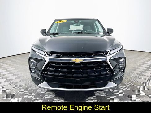 Used 2025 Chevrolet Blazer LT FWD image 4