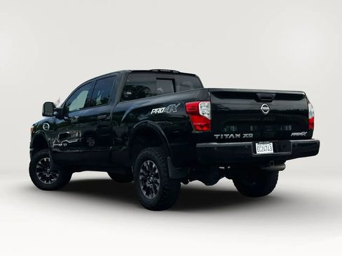 Used 2017 Nissan Titan PRO-4X w/ Pro-4x Convenience Package AWD/4WD image 10