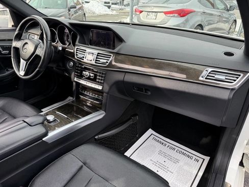 Used 2014 Mercedes-Benz E 350 4MATIC Sedan image 17