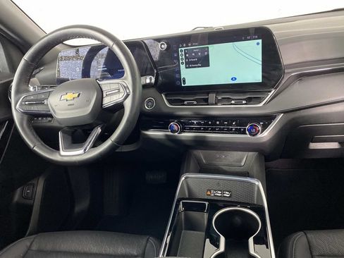 Used 2025 Chevrolet Equinox LT w/ Convenience Package II AWD/4WD image 13