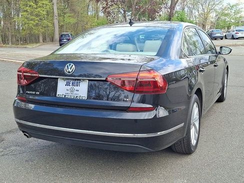 Used 2018 Volkswagen Passat 2.0T SE FWD image 10