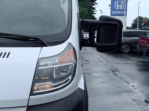 Used 2021 RAM ProMaster 2500 w/ Interior LED Lighting Group FWD image 3