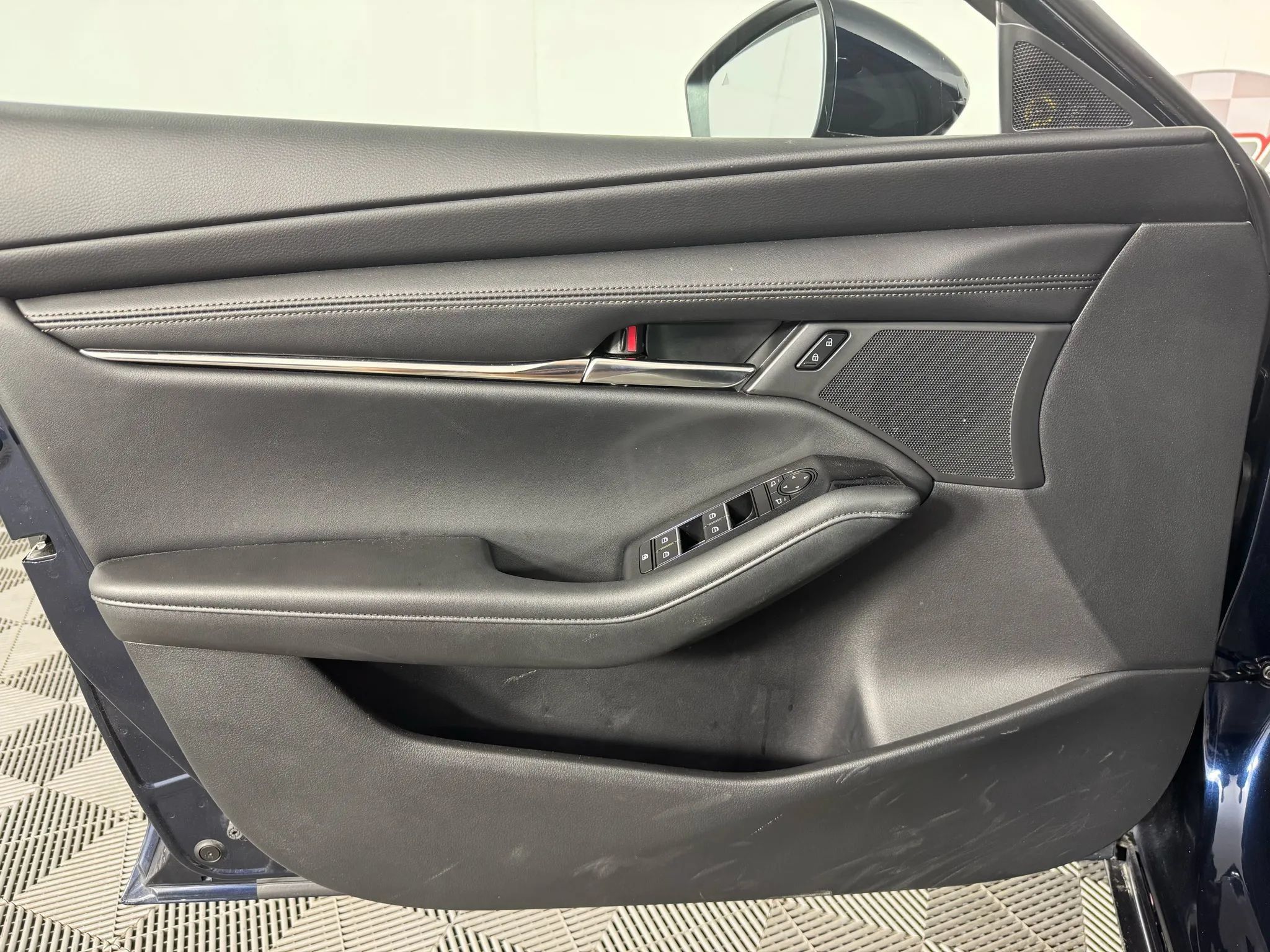 Used 2023 MAZDA MAZDA3 s FWD image 39