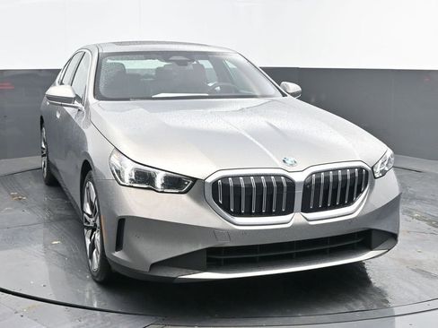 Certified 2025 BMW 530i 530i w/ Premium Package image 9