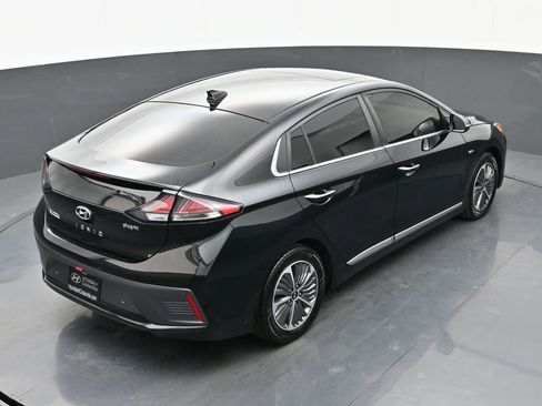 Used 2020 Hyundai Ioniq Limited image 29