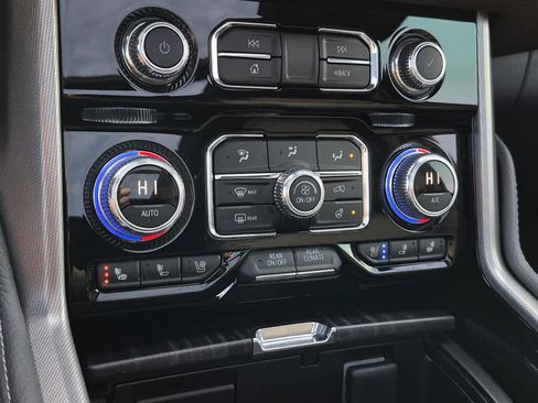 Certified 2023 GMC Yukon Denali w/ Denali Reserve Package image 37