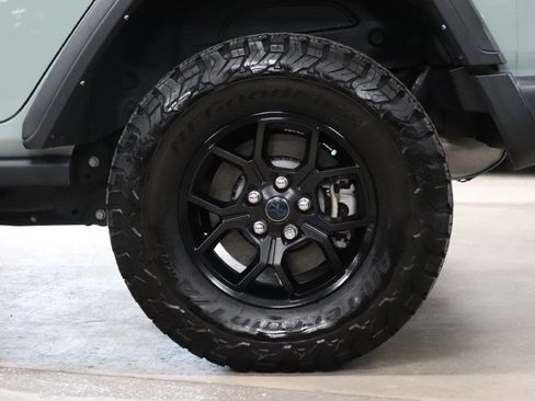 Used 2024 Jeep Wrangler Unlimited AWD/4WD image 28