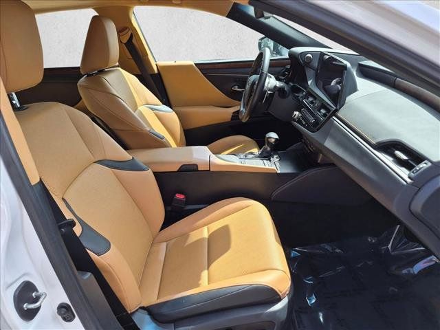 Used 2022 Lexus ES 300h w/ Premium Package FWD image 21