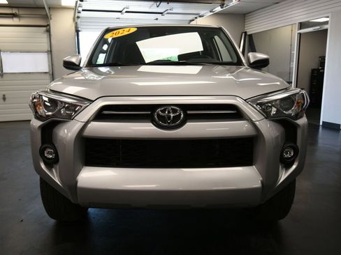Certified 2024 Toyota 4Runner SR5 image 2