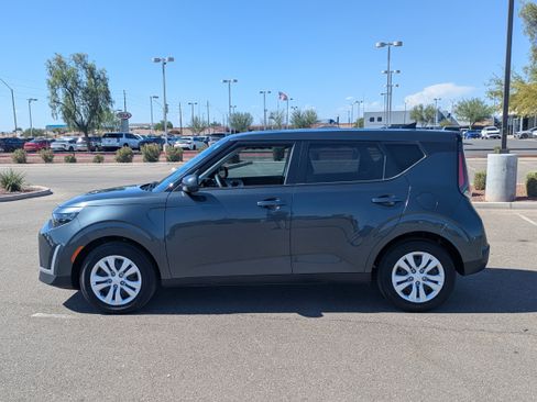 Certified 2025 Kia Soul LX FWD image 2