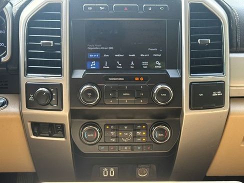Used 2019 Ford F250 Lariat w/ Lariat Ultimate Package AWD/4WD image 12