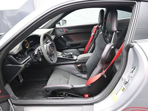 Used 2025 Porsche 911 GT3 RS RWD image 5