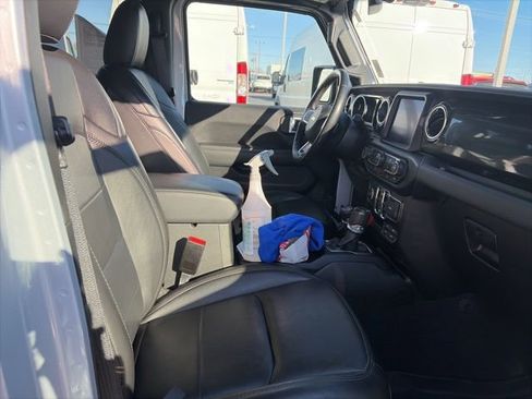 Used 2022 Jeep Wrangler Unlimited Sahara image 13