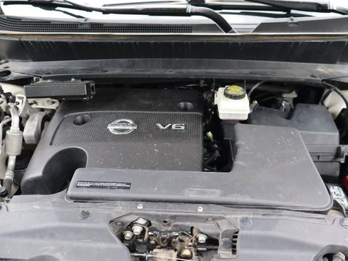 Used 2016 Nissan Pathfinder SV AWD/4WD image 40