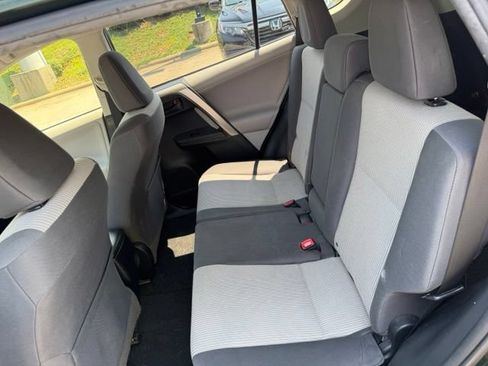 Used 2013 Toyota RAV4 LE FWD image 11