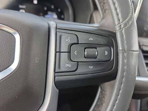 Used 2022 GMC Yukon SLE image 25