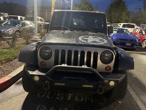 Used 2013 Jeep Wrangler Unlimited Freedom Edition image 2