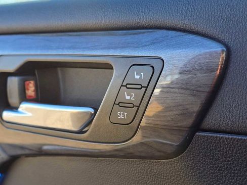 Certified 2022 Toyota Highlander Platinum image 23