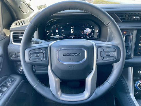 Used 2024 GMC Yukon Denali image 21