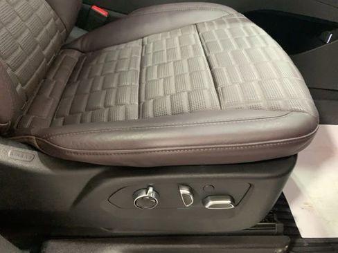 Used 2024 Cadillac Escalade V image 27