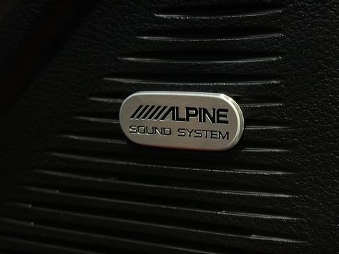 Used 2023 Dodge Challenger SXT RWD image 11