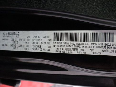 Used 2017 Jeep Wrangler Unlimited Sahara w/ Connectivity Group AWD/4WD image 95