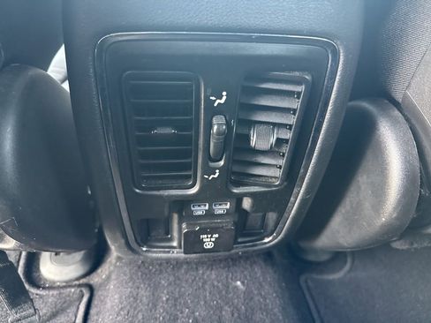 Used 2020 Jeep Grand Cherokee Limited image 19