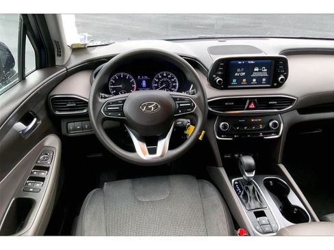 Used 2020 Hyundai Santa Fe SE image 6
