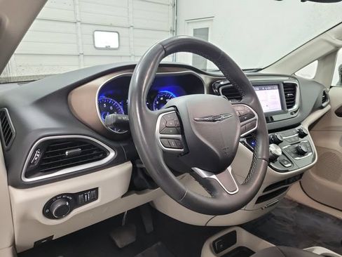 Used 2024 Chrysler Voyager LX FWD image 20