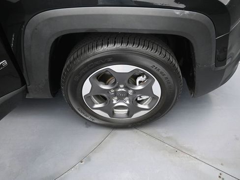 Used 2015 Jeep Renegade Sport w/ Power & Air Group FWD image 27