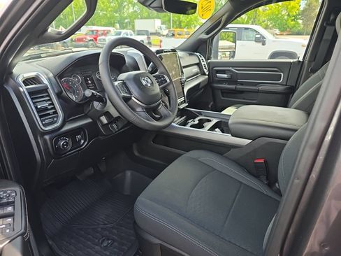 Used 2025 RAM 2500 Big Horn AWD/4WD image 12