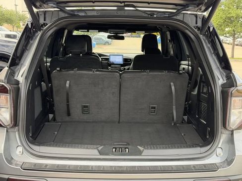 Used 2023 Ford Explorer ST-Line w/ Class IV Trailer Tow Package RWD image 35