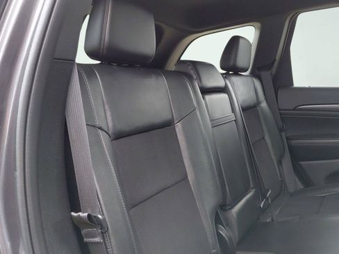 Used 2018 Jeep Grand Cherokee Altitude AWD/4WD image 3