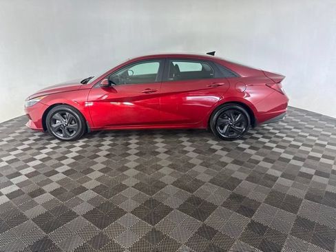 Used 2023 Hyundai Elantra SEL w/ Winter Weather Package FWD image 8