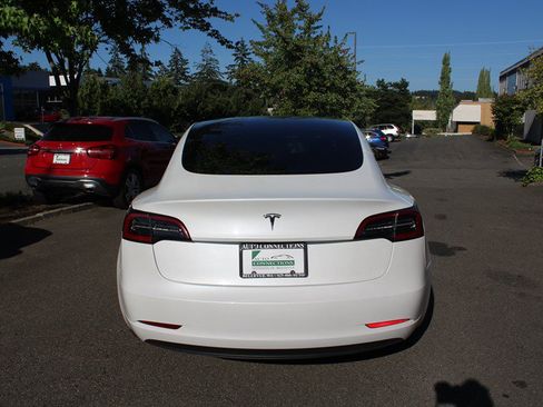 Used 2023 Tesla Model 3 Standard Range RWD image 4