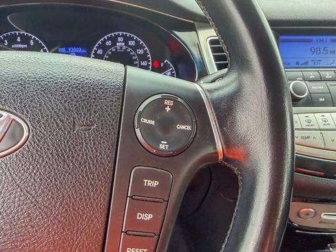 Used 2013 Hyundai Genesis 3.8 image 16