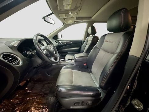 Used 2020 Nissan Pathfinder SL image 27