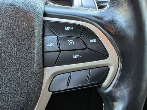 Certified 2017 Jeep Grand Cherokee Limited AWD/4WD image 22