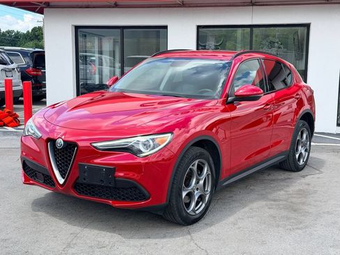 Used 2018 Alfa Romeo Stelvio Sport w/ Quick Order Package 22J Sport AWD/4WD image 10