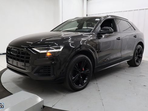 Used 2022 Audi Q8 Premium image 10