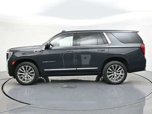 Used 2021 GMC Yukon Denali w/ Denali Premium Package AWD/4WD image 3
