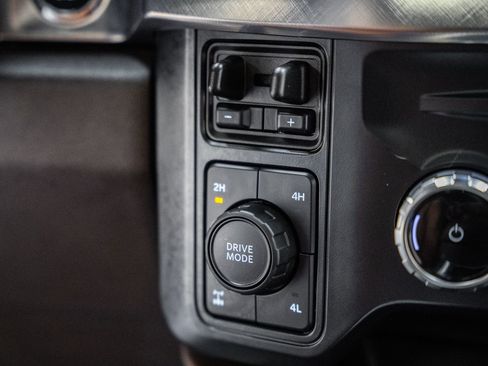 Used 2024 Ford F350 King Ranch w/ Chrome Package image 35