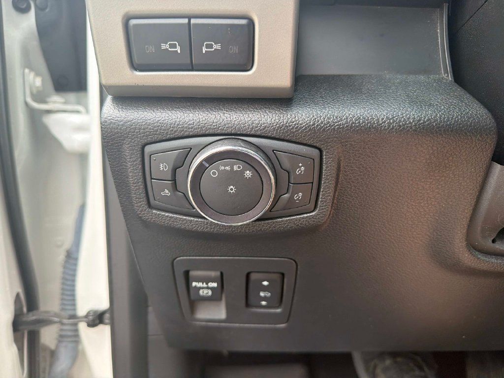 Used 2020 Ford F150 Lariat w/ Equipment Group 502A Luxury AWD/4WD image 31