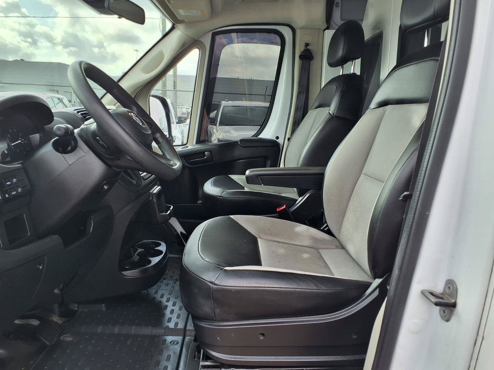 Used 2022 RAM ProMaster 3500 w/ Convenience Group FWD image 15