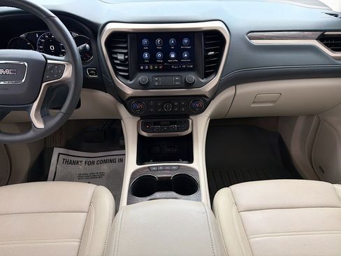 Used 2021 GMC Acadia Denali w/ Denali Technology Package FWD image 18
