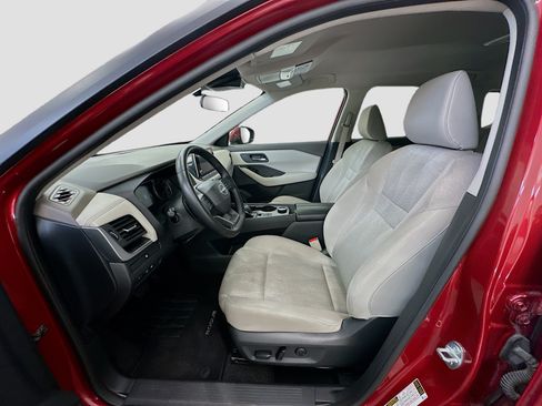 Used 2025 Nissan Rogue SV AWD/4WD image 13