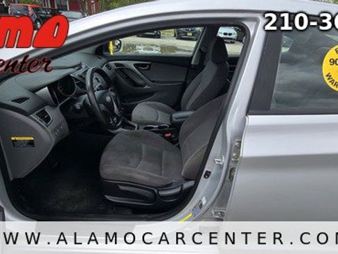 Used 2014 Hyundai Elantra SE image 26