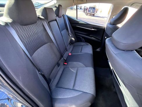 Used 2025 Toyota Camry SE image 16