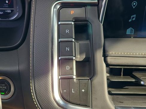 Used 2024 Chevrolet Suburban Premier AWD/4WD image 8